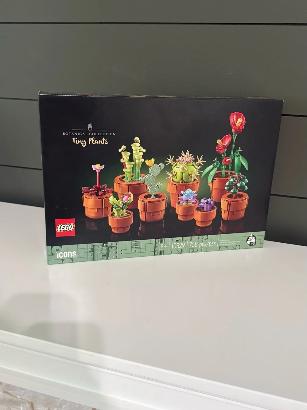 LEGO Tiny Plants Botanical Set - Green, Brown, Red, Purple 10329 BRAND NEW